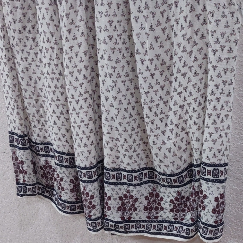 ZARA TRAFALUC Patterned Cream Skirt with Black and Red Accents - Picture 6 of 17